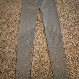 Stylish Gray Women's Jeans